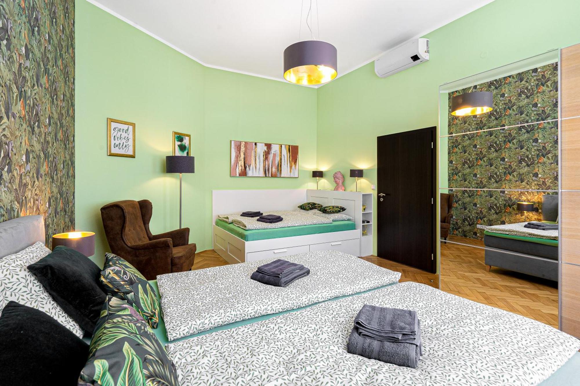 Oasis Apartments At Charles Square Praga Exterior foto